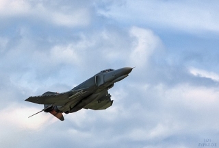 f4f-4